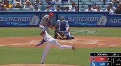 見えなかった… 大谷翔平、“消える魔球”に打者ドン引き「打てるわけない」縦に急落下する“高速スライダー”にファン騒然