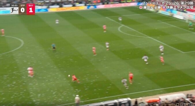 場内騒然！ 伊藤洋輝、目を疑う“まさかの光景”「速すぎだろ」「どこから来たん？」衝撃の“爆速カバーリング”炸裂「左CBなのにあそこまで」 2枚目