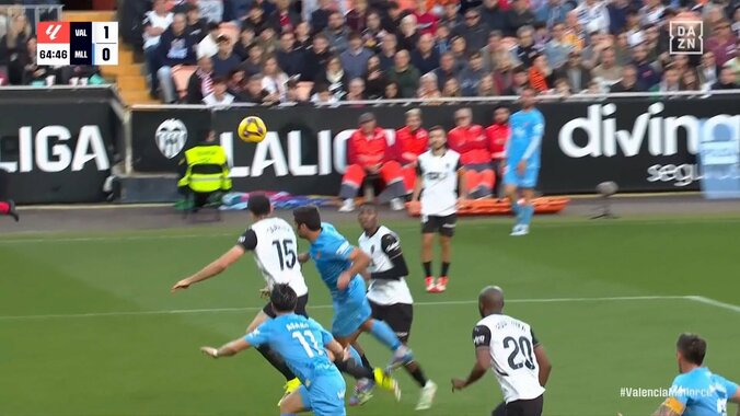 【映像】浅野拓磨、ピンポイントクロスにダイビングヘッドで合わせた瞬間