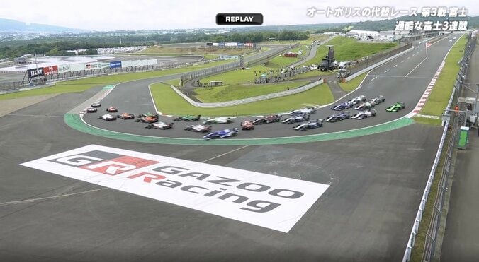 F1リザーブ岩佐がPPから“急失速” スタート直後に大混戦でまさか「5ワイド…そりゃ当たる」不運な展開に解説者も同情 2枚目