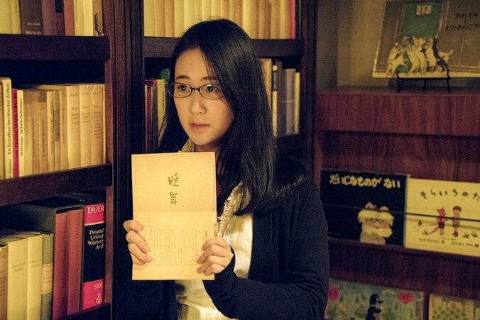 原作の三上延も太鼓判！映画『ビブリア古書堂の事件手帖』“美麗”な場面写真一挙解禁 6枚目