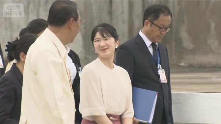 【写真まとめ】民族衣装をまとって　笑顔にあふれた愛子さまのラオス訪問の様子をたっぷりと　端正なペールブルーで出発　乾杯は華やかなピンクで　そのファッションにも注目【初の外国公式訪問】