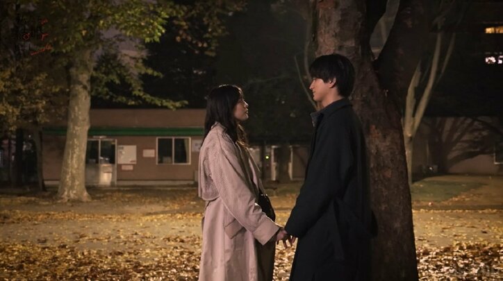 瀬戸利樹、紺野彩夏の言葉を唇でふさぎ…強引キス！別れを惜しみ何度もキスする2人に川島海荷も涙『私たち結婚しました4』最終回