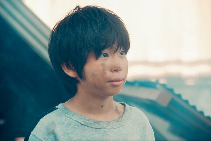 【写真・画像】義父と母の痴態を見せつけられ、腕には根性焼き…成宮寛貴演じる“殺人鬼夫”の壮絶な幼少期が明らかに　5枚目