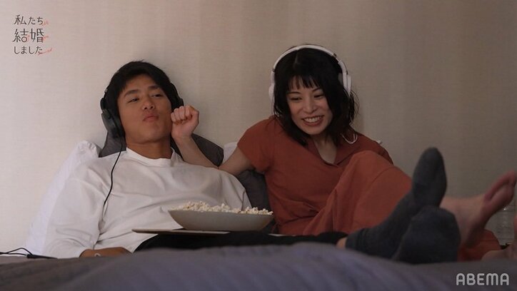 野村周平 さとうほなみ 映画を観ながらベッドでイチャイチャ 私たち結婚しました 第8話 ニュース Abema Times 野村周平 さとうほなみ 映画を観ながらベッドでイチャイチャ 私たち結婚しました 第8話 ニュース Abema Times