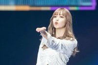 藤田ニコルのカジュアルなセットアップコーデに「着こなせてて素敵」「めっちゃいい」と称賛の声