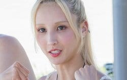 母親同伴で恋人を探す27歳バーレスクダンサー、母親との関係を告白「お母さんはなんでもいうこと聞いてくれる」