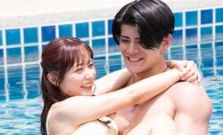 セクシー女優とプールでびしょびしょ密着…お姫様抱っこ対決に「これ女の子恥ずかしいよな…」の声
