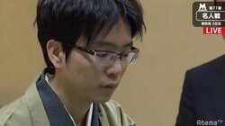 豊島将之二冠、4連勝で新名人に　史上9人目の三冠も同時達成　平成生まれの名人は初
