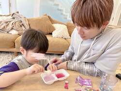  辻希美、夫・杉浦太陽とともに病院へ「アレルギー持ちfamilyには辛い時期」 