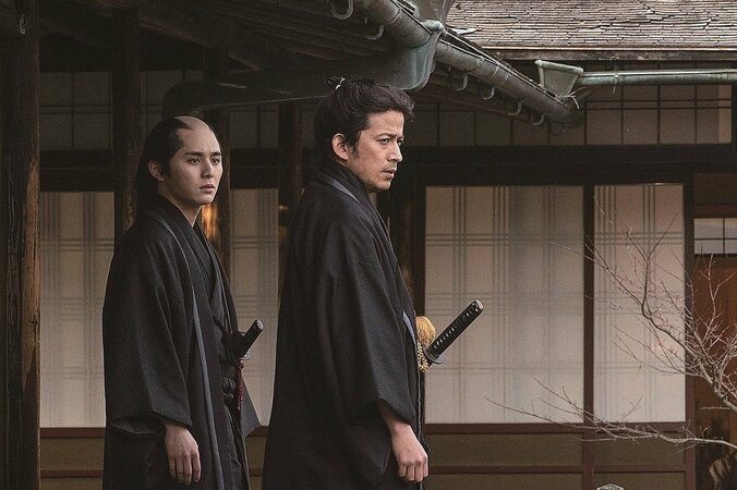 『燃えよ剣』松下洸平インタビュー（後編） “鬼の副長”岡田准一に食らいつき演じた斎藤一 4枚目