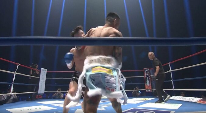 ノーガードで挑発するも衝撃被弾