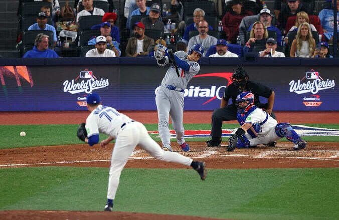 【写真・画像】ウソだろ…！？ 大谷翔平に「そりゃビビる」驚愕の“超高弾道アーチ”→相手捕手のリアクションが話題に「運ばれると思わないだろ」　1枚目