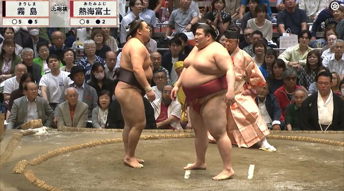 「最後の必要ある?」「あれはよくない」霧島、熱海富士を撃破も取組直後の振る舞いには疑問の声も 3枚目