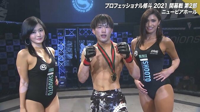 ノーガードの打ち合いで“壮絶“に散る！ 40歳のプロデビュー戦に「負けてカッコイイって最高」反響続々 3枚目