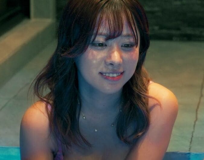 【写真・画像】スタイル抜群の元アイドルが水着姿でジャグジーデート！生田斗真似イケメンに迫る　1枚目