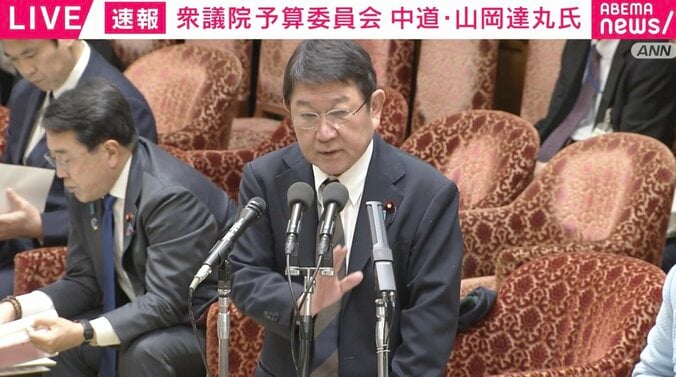 【写真・画像】「アメリカには沈静化を求めないのか？」と大音量ヤジ、茂木大臣が「静かに」と制する場面も…国会でイラン情勢を議論 　1枚目