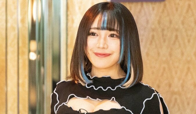 「電子タバコ吸ってんじゃないよ。紙でしょ、わざわざ吸うなら」10回整形の現役アイドル、趣味はタバコ&パチンコと告白 1枚目