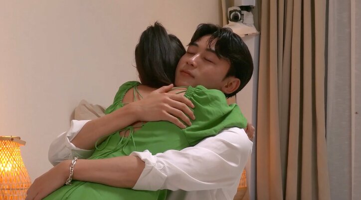 【写真・画像】【#7】指原莉乃絶賛の美女のベッドでの膝乗りキスに、見取り図ら大興奮「これやってしまうって!」 4枚目