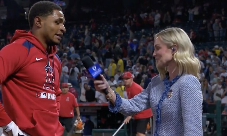 【写真・画像】球場騒然！ 今永昇太の内角攻めに“イライラ”「そらキレる」 釣り気味のボールで翻弄→相手打者が“マン振り三振”で荒れる　1枚目