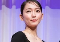 吉岡里帆、猫耳をつけたキュートな姿にファン「きつねだけでなく、ねこもかわいい」