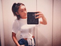 加護亜依、デコ出し&お腹出しの“夏コーデ”を披露「ウエストちょ～細い」と絶賛の声