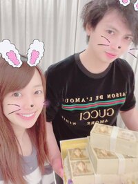 アレクサンダー『誕生日プレゼントに札束❤️5000万円』