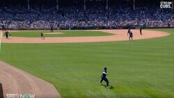 一体、何が起きた…！？ 鈴木誠也、物議を醸すプレー　投手が呆然となった“送球シーン”「難しい場面だな」「走塁に引っかかった？」