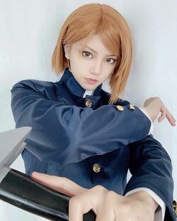 「呪術廻戦」釘崎野薔薇が実写化!? コスプレイヤー・Henghengのリアルな再現ショットにファン「尊い」