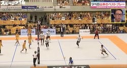 場内騒然… 思わず二度見した“衝撃のミラクルプレー”炸裂！ バレー日本代表・山本智大、超低空ダイブ→”左手一本レシーブ”炸裂の瞬間