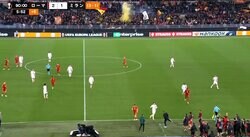 「かっけぇ！」レジェンド監督の“両手ポケットでトラップ”が神すぎた瞬間！ ローマを復活させたデ・ロッシが現役時代さながらのテクニックを披露「勢い殺して相手に差し出す」