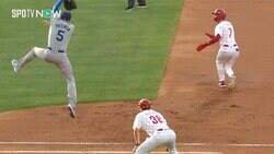 あわや事故レベル！ 大谷翔平の“ライバル”がヤバすぎる　フリーマンを吹っ飛ばした… 強烈な弾丸ライナーが話題に「怖すぎるだろ」「直撃したら病院送り」