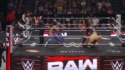 前代未聞！ 女子タッグ王座戦に男子レスラーが乱入 まさかの“蛮行”に「出てけ」レフェリー怒り心頭