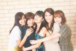 『ドラ恋』小泉遥×後藤郁×詩島萌々×西野未姫×溝口恵インタビュー　 “当たっちゃった”キスシーン稽古の裏側