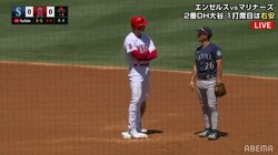 「みんな大谷と話がしたいんです」大谷翔平、各塁で相手選手からにこやかトーク 解説者「ベーブ・ルースが寄ってきたら声をかけるのと同じ」