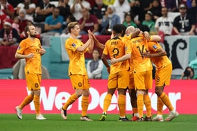 オランダ、ガクポ＆デ・ヨング弾で２－０快勝、決勝T進出決定！ ホスト国カタールは全敗で大会終える 【W杯A組】