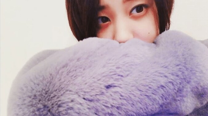 山崎紘菜、もこもこファーに顔スリスリ「史上最強に可愛い動画」とファン悶絶 1枚目