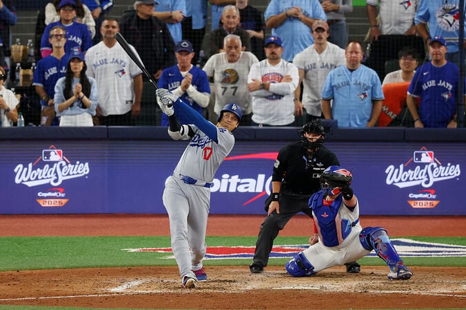 【写真・画像】なんで…！？ 大谷翔平に「ドン引き」衝撃の“高弾道アーチ”→相手野手の様子がおかしくなる「怖すぎるだろ」　1枚目