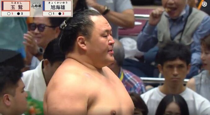 【写真・画像】「悪い癖が出てしまった」横綱・大の里に土…“まさかの結末”に館内騒然、大山親方が指摘した勝負の分かれ目 1枚目