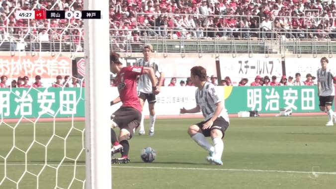 「らしくないミス」“痛恨スリップ”からまさかの失点…「なんでもない場面で滑るとは…」岡山DFに心配の声 3枚目