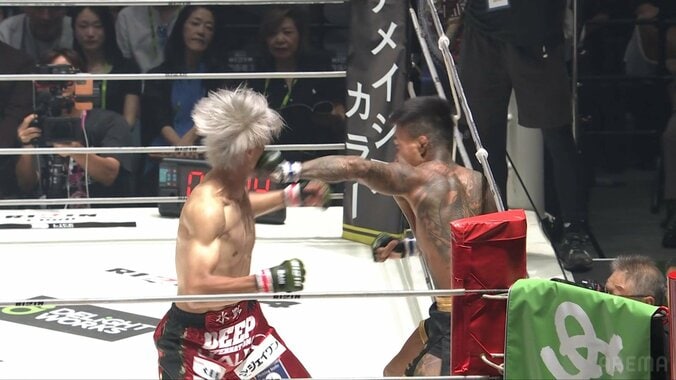 【RIZIN】中国勢“初勝利”は凶悪なヒジと左フックで衝撃TKO DEEP暫定王者撃破で「さすがにえぐい」ざわめき 5枚目