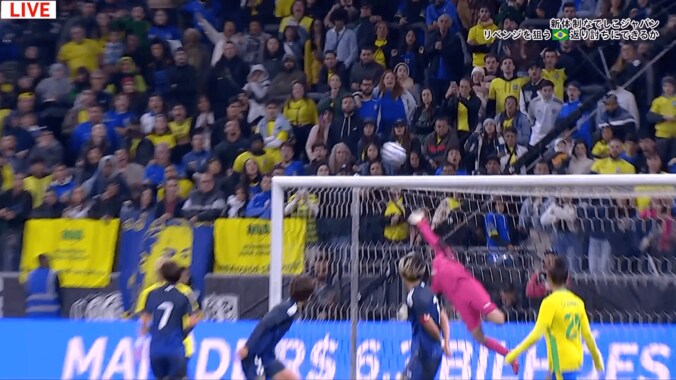 「アリソンやん！」なでしこGK山下杏也加の“片手スーパーセーブ”が「ザイオン並みの反応」「よく触った」ブラジル・サポーターも頭を抱えた瞬間 4枚目