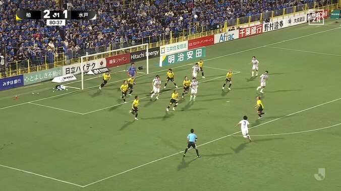 「反則だろ」24歳日本代表FW、交代直後の超加速→60m級ドリブルにスタジアム騒然「ヒットマンかよ」圧巻のファーストプレーに相手ファンも恐々 5枚目