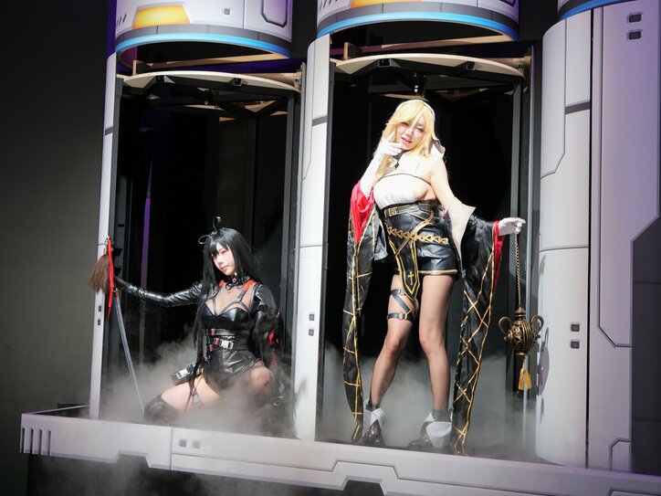 [Photos/Images] L'apparition surprise de cosplayeuses depuis un pod grandeur nature ! Retour sur le stand Smilegate au Tokyo Game Show 2025 1st