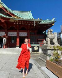 筧美和子のキュートな笑みと真っ赤なワンピース姿に「可愛い」「神々しい」の声