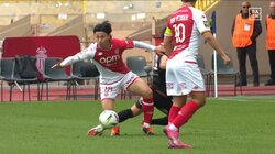 「ノーファウルだろ！」南野拓実、巧みなボール奪取も“ファウル”判定に　相手の隙をついた絶妙タックルで待望のカウンターチャンス到来、走り出した矢先のジャッジに思わず抗議の瞬間