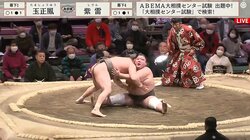 力士が腰砕けに思わず“キョトン顔” 予想外の結末に 「コーヒー吹いたw」「絶望した顔が悲しい」視聴者も驚き