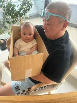  山本圭壱、妻・西野未姫が撮影した自身と娘の2ショットを公開「収まりがいいみたいです」 