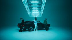 Kaneee、Kohjiya、Yvng Patraによる“Champions”(prod by KM)のMVが公開