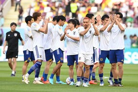 本田圭佑GM、ドイツ撃破のポイントは「カウンター。DFズーレの裏」日本守備陣に「ビビらずにフリーの選手にプレスをかけに行く。遅れずに迷わずに行くことが非常に重要」とエール